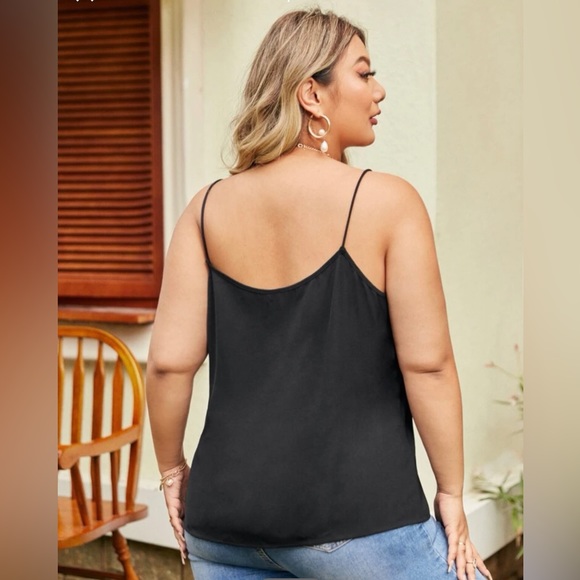 Set of 2 SHEIN camisoles - Picture 4 of 16